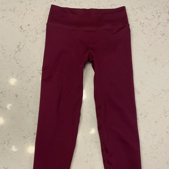 Victoria’s Secret Ribbed Seamless Maroon Legging - Picture 2 of 5
